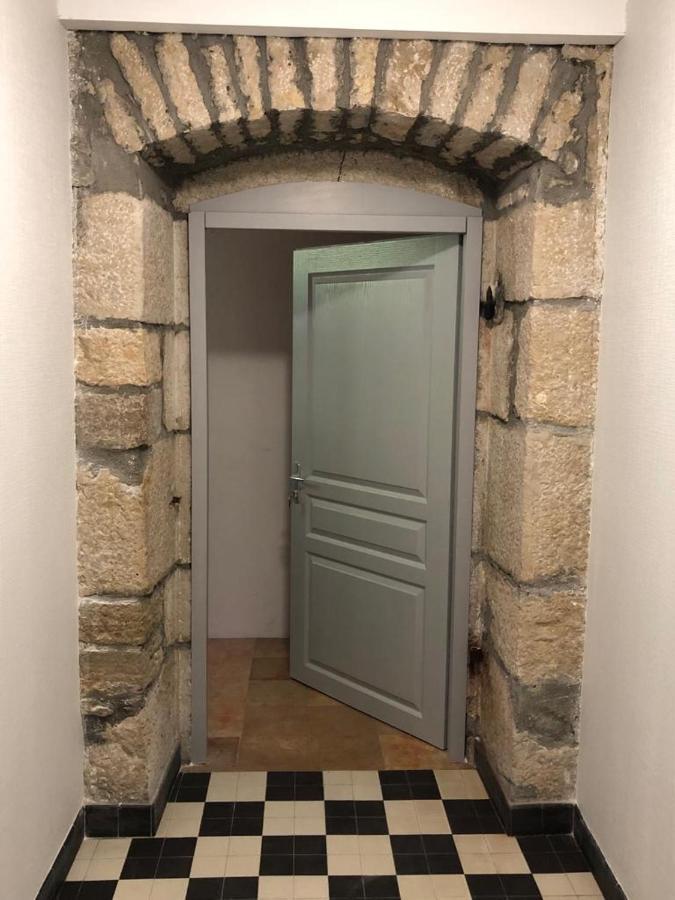 Salins-Les Bains : A L'Ombre De La Tour Carree Daire Dış mekan fotoğraf