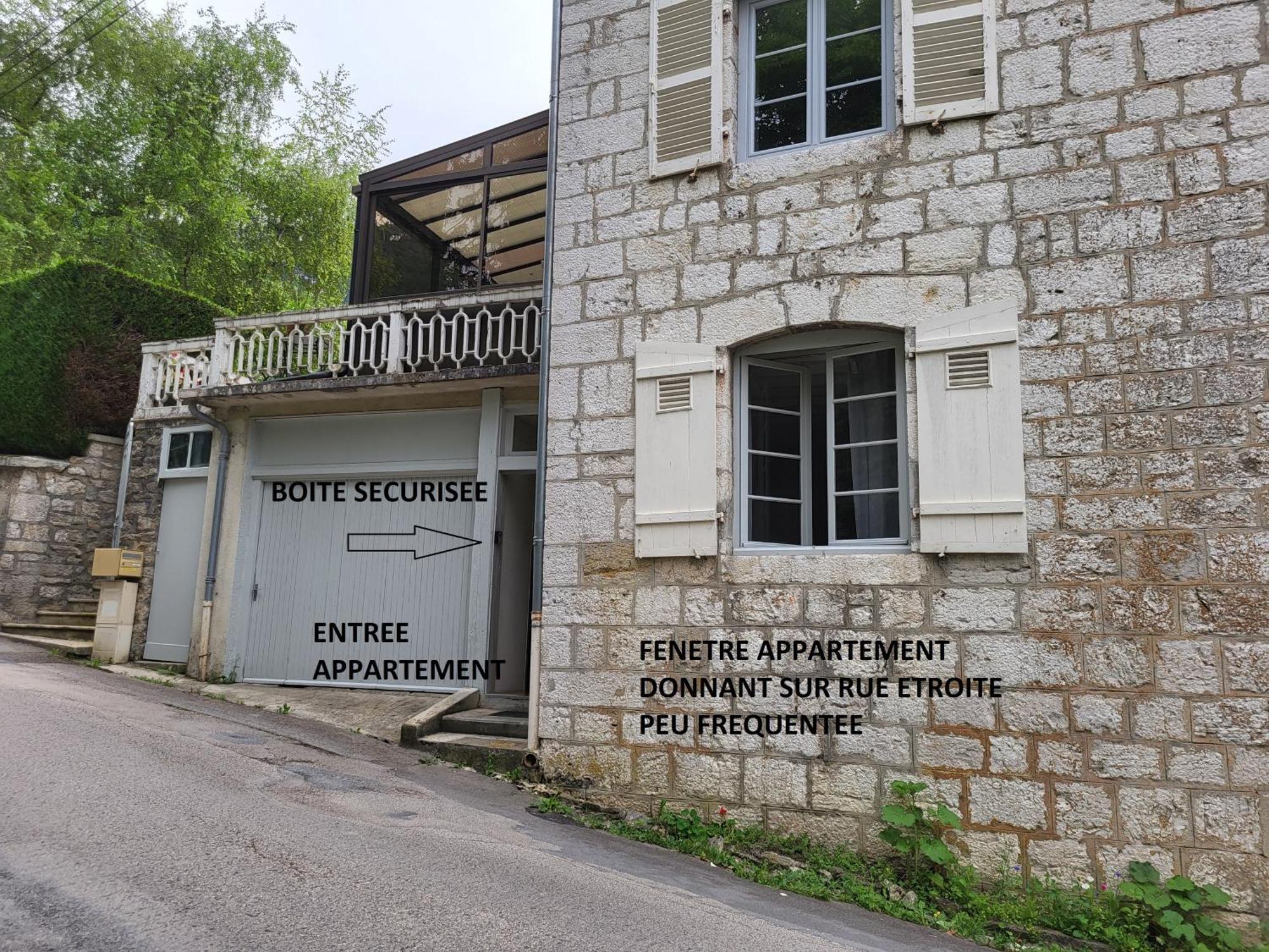 Salins-Les Bains : A L'Ombre De La Tour Carree Daire Dış mekan fotoğraf